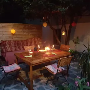 Maison Atypique Au Pied Du Chateau Vakantiehuis